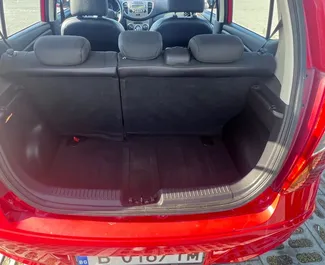 Mietwagen Hyundai i10 2015 in Bulgarien, mit Benzin-Kraftstoff und 75 PS ➤ Ab 12 EUR pro Tag.