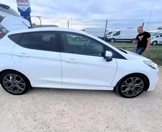 Mietwagen Ford Fiesta 2024 in Bulgarien, mit Benzin-Kraftstoff und 121 PS ➤ Ab 14 EUR pro Tag.