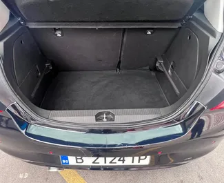 Opel Corsa 2022 zur Miete verfügbar in Burgas, mit Kilometerbegrenzung 200 km/Tag.