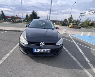 Frontansicht eines Mietwagens Volkswagen Golf 7 in Burgas, Bulgarien ✓ Auto Nr.1646. ✓ Automatisch TM ✓ 0 Bewertungen.