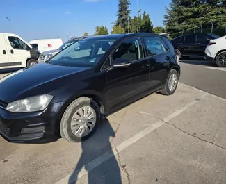 Vermietung Volkswagen Golf 7. Wirtschaft, Komfort Fahrzeug zur Miete in Bulgarien ✓ Kaution Einzahlung von 100 EUR ✓ Versicherungsoptionen KFZ-HV, TKV, VKV Plus, VKV Komplett, Diebstahlschutz, Ausland, Junge, Keine Kaution.