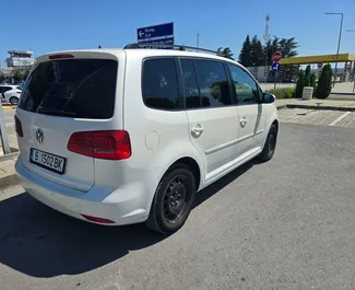 Volkswagen Touran 2015 mit Antriebssystem Frontantrieb, verfügbar in Burgas.