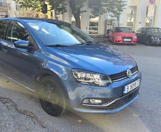 Frontansicht eines Mietwagens Volkswagen Polo in Burgas, Bulgarien ✓ Auto Nr.1642. ✓ Automatisch TM ✓ 0 Bewertungen.