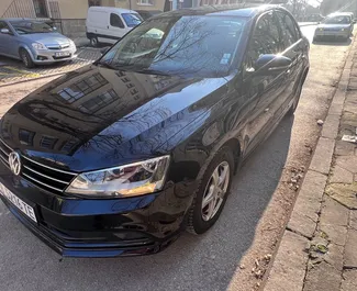 Benzin 2,0L Motor von Volkswagen Jetta 2017 zur Miete in Burgas.