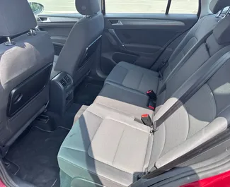 Diesel 1,2L Motor von Volkswagen Golf Sportsvan 2021 zur Miete in Burgas.