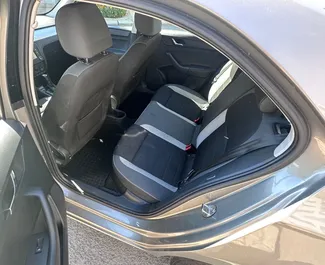 Benzin 1,2L Motor von Skoda Rapid 2018 zur Miete in Burgas.