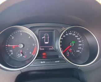 Volkswagen Polo 2019 zur Miete verfügbar in Burgas, mit Kilometerbegrenzung 200 km/Tag.