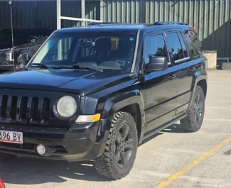 Benzin 2,4L Motor von Jeep Patriot 2015 zur Miete in Kutaisi.