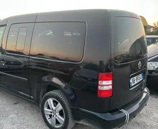 Mietwagen Volkswagen Caddy Maxi 2015 in Albanien, mit Diesel-Kraftstoff und  PS ➤ Ab 30 EUR pro Tag.