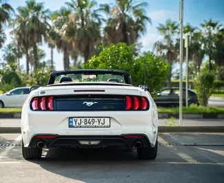 Benzin 2,3L Motor von Ford Mustang Cabrio 2019 zur Miete in Batumi.
