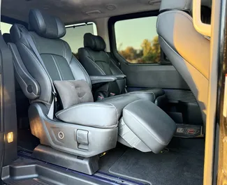 Hyundai Staria 2025 mit Antriebssystem Allradantrieb, verfügbar in Tiflis.