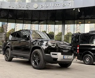 Vermietung Land Rover Defender. Komfort, Premium, SUV Fahrzeug zur Miete in Georgien ✓ Kaution Einzahlung von 1350 GEL ✓ Versicherungsoptionen KFZ-HV, TKV, VKV Plus.