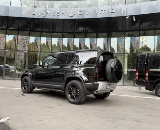 Land Rover Defender 2025 zur Miete verfügbar in Tiflis, mit Kilometerbegrenzung 250 km/Tag.