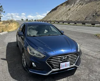 Frontansicht eines Mietwagens Hyundai Sonata in Eriwan, Armenien ✓ Auto Nr.8183. ✓ Automatisch TM ✓ 3 Bewertungen.