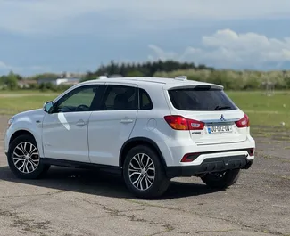 Benzin 2,4L Motor von Mitsubishi Outlander Sport 2017 zur Miete in Kutaisi.