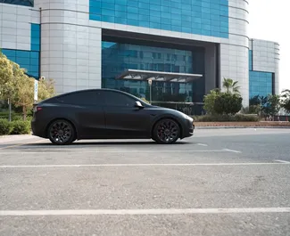 Vermietung Tesla Model Y – Long Range. Komfort, Premium, SUV Fahrzeug zur Miete in VAE ✓ Kaution Keine Kaution ✓ Versicherungsoptionen KFZ-HV.
