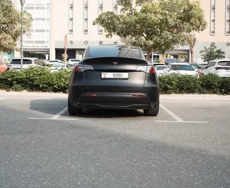 Elektrizität L Motor von Tesla Model Y – Long Range 2023 zur Miete in Dubai.