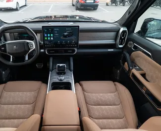 Benzin 2,0L Motor von Jetour T2 2024 zur Miete in Dubai.