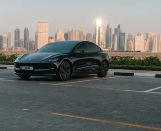 Elektrizität L Motor von Tesla Model 3 2023 zur Miete in Dubai.