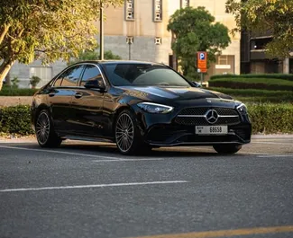 Frontansicht eines Mietwagens Mercedes-Benz C200 in Dubai, VAE ✓ Auto Nr.14514. ✓ Automatisch TM ✓ 0 Bewertungen.