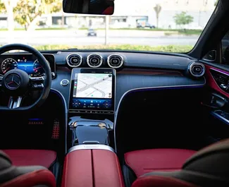 Mercedes-Benz C200 2024 zur Miete verfügbar in Dubai, mit Kilometerbegrenzung 250 km/Tag.