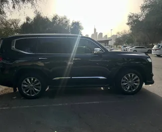 Mietwagen Toyota Land Cruiser 300 2024 in VAE, mit Benzin-Kraftstoff und 409 PS ➤ Ab 480 AED pro Tag.