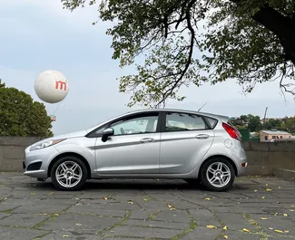 Benzin 1,6L Motor von Ford Fiesta 2015 zur Miete in Tiflis.