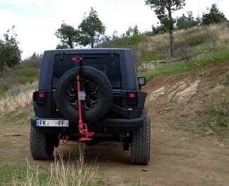 Frontansicht eines Mietwagens Jeep Wrangler Rubicon in Tiflis, Georgien ✓ Auto Nr.14552. ✓ Automatisch TM ✓ 0 Bewertungen.