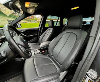 BMW X1 2019 zur Miete verfügbar in Tiflis, mit Kilometerbegrenzung unbegrenzte.