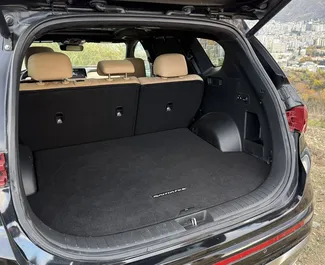 Hyundai Santa Fe 2021 mit Antriebssystem Frontantrieb, verfügbar in Tiflis.