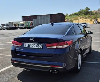 Innenraum von Kia Optima zur Miete in Armenien. Ein großartiges 4-Sitzer Fahrzeug mit Automatisch Getriebe.