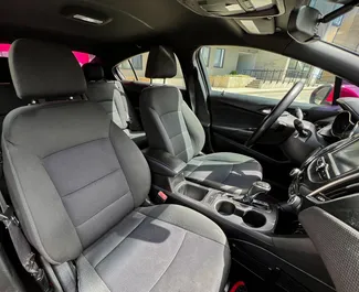 Vermietung Chevrolet Cruze. Komfort Fahrzeug zur Miete in Georgien ✓ Kaution Keine Kaution ✓ Versicherungsoptionen KFZ-HV, TKV, VKV Plus, VKV Komplett, Insassen, Diebstahlschutz.