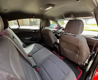 Chevrolet Cruze 2017 mit Antriebssystem Frontantrieb, verfügbar in Tiflis.