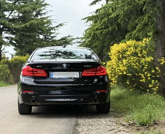Vermietung BMW 528i. Premium Fahrzeug zur Miete in Georgien ✓ Kaution Keine Kaution ✓ Versicherungsoptionen KFZ-HV, TKV, VKV Plus, VKV Komplett, Insassen.