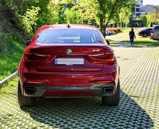 Benzin 3,0L Motor von BMW X6 2015 zur Miete in Tiflis.