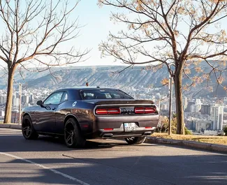 Vermietung Dodge Challenger. Premium, Luxus Fahrzeug zur Miete in Georgien ✓ Kaution Keine Kaution ✓ Versicherungsoptionen KFZ-HV, TKV, VKV Plus, VKV Komplett, Insassen, Diebstahlschutz.