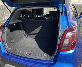 Buick Encore 2018 mit Antriebssystem Frontantrieb, verfügbar in Tiflis.