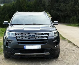 Frontansicht eines Mietwagens Ford Explorer in Tiflis, Georgien ✓ Auto Nr.14553. ✓ Automatisch TM ✓ 0 Bewertungen.