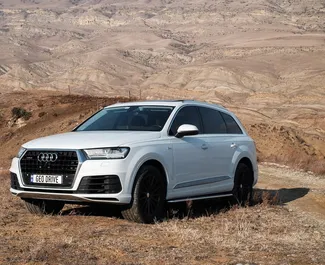 Frontansicht eines Mietwagens Audi Q7 in Tiflis, Georgien ✓ Auto Nr.14532. ✓ Automatisch TM ✓ 0 Bewertungen.