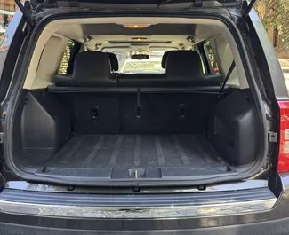 Mietwagen Jeep Patriot 2017 in Georgien, mit Benzin-Kraftstoff und 180 PS ➤ Ab 85 GEL pro Tag.