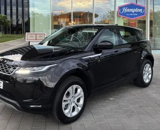 Frontansicht eines Mietwagens Land Rover Range Rover Evoque in Barcelona, Spanien ✓ Auto Nr.13133. ✓ Automatisch TM ✓ 0 Bewertungen.