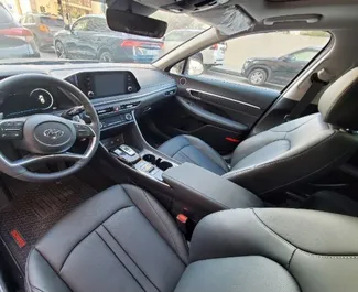 Mietwagen Hyundai Sonata 2022 in Aserbaidschan, mit Benzin-Kraftstoff und 190 PS ➤ Ab 95 AZN pro Tag.
