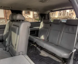 Mietwagen Toyota Sequoia I 2019 in Georgien, mit Benzin-Kraftstoff und 370 PS ➤ Ab 270 GEL pro Tag.
