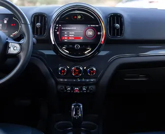 Mietwagen Mini Countryman Cooper 2021 in Georgien, mit Benzin-Kraftstoff und 136 PS ➤ Ab 135 GEL pro Tag.