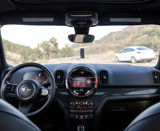 Mini Countryman Cooper 2021 zur Miete verfügbar in Tiflis, mit Kilometerbegrenzung unbegrenzte.