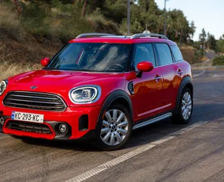 Frontansicht eines Mietwagens Mini Countryman Cooper in Tiflis, Georgien ✓ Auto Nr.14772. ✓ Automatisch TM ✓ 0 Bewertungen.