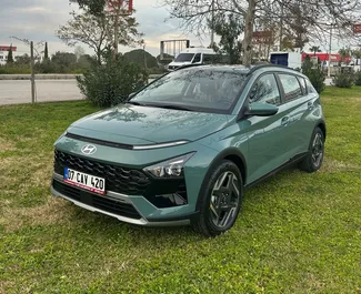 Benzin 1,5L Motor von Hyundai Bayon 2025 zur Miete am Flughafen Antalya.