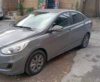 Frontansicht eines Mietwagens Hyundai Accent in Baku, Aserbaidschan ✓ Auto Nr.11903. ✓ Automatisch TM ✓ 0 Bewertungen.