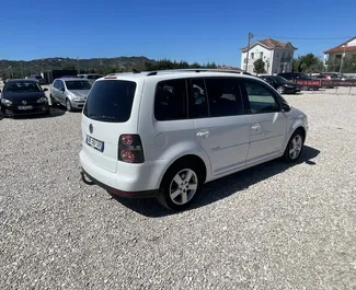 Mietwagen Volkswagen Touran 2010 in Albanien, mit Diesel-Kraftstoff und  PS ➤ Ab 50 EUR pro Tag.