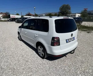 Diesel 2,0L Motor von Volkswagen Touran 2010 zur Miete in Tirana.